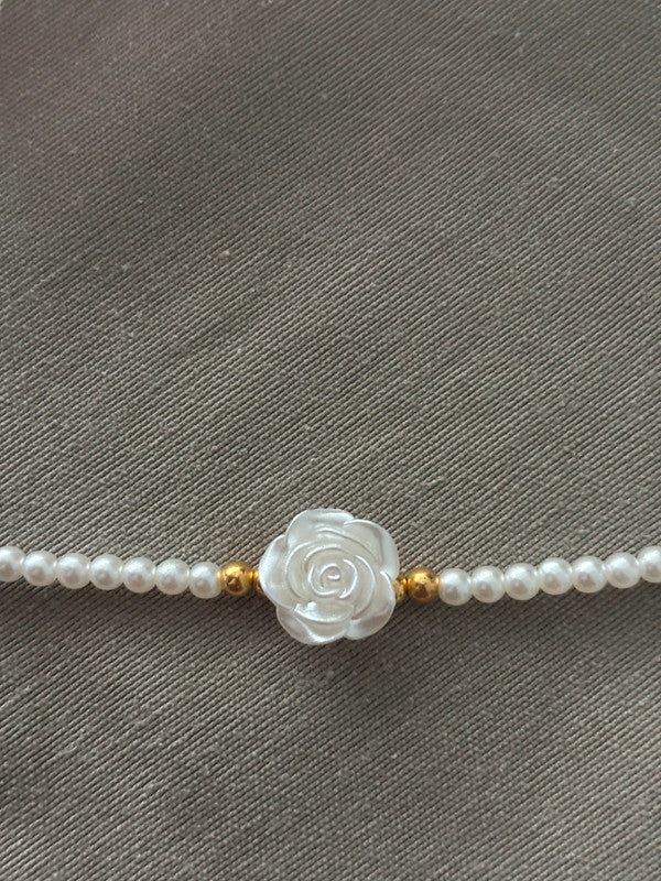 Colier Floare alba