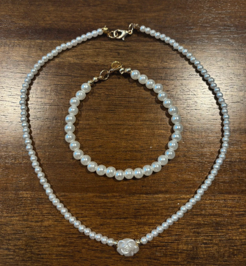 Set bratara perle+colier White Flower